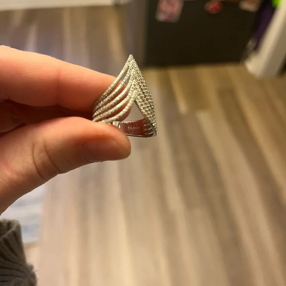 LAFONN SIMULATED DIAMOND 5 ROW DEEP V RING - Picture 3 of 5